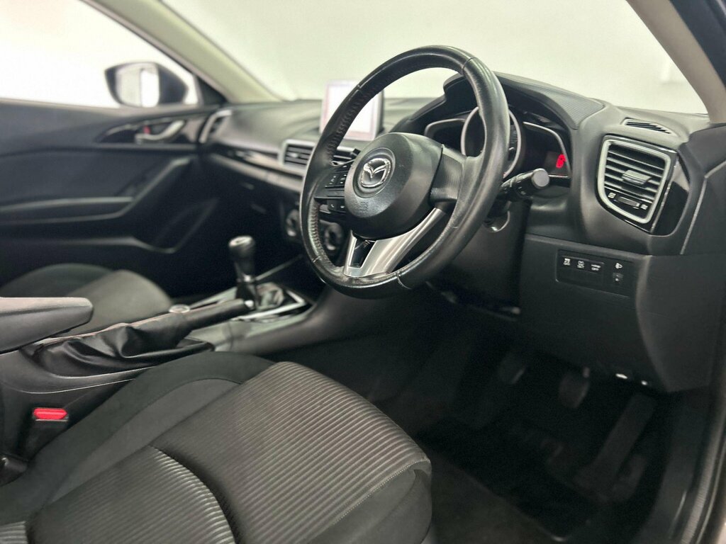 Mazda 3 Hatchback White #15