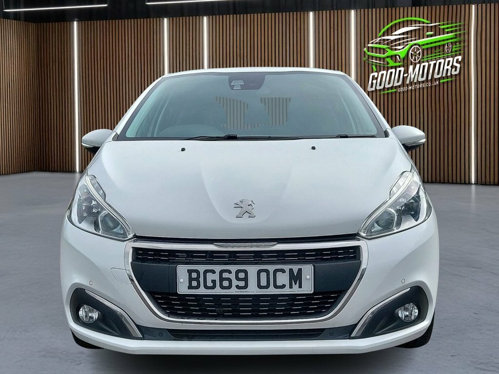 Peugeot 208 Tech Edition White #4