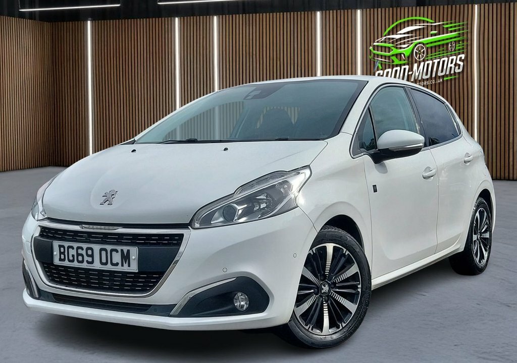 Peugeot 208 Tech Edition White #2