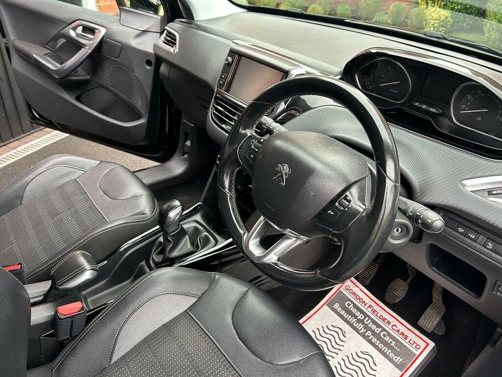 Peugeot 2008 1.2 Puretech Allure Euro 6 Black #2
