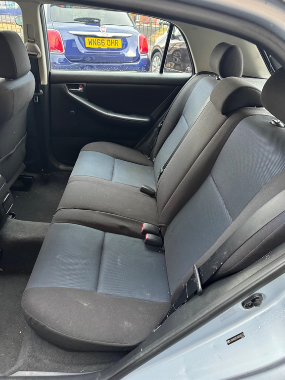 Toyota Corolla Hatchback Black #12
