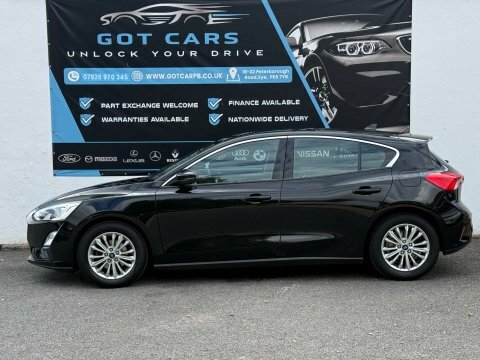 Ford Focus 1.0T Ecoboost Titanium Black #4