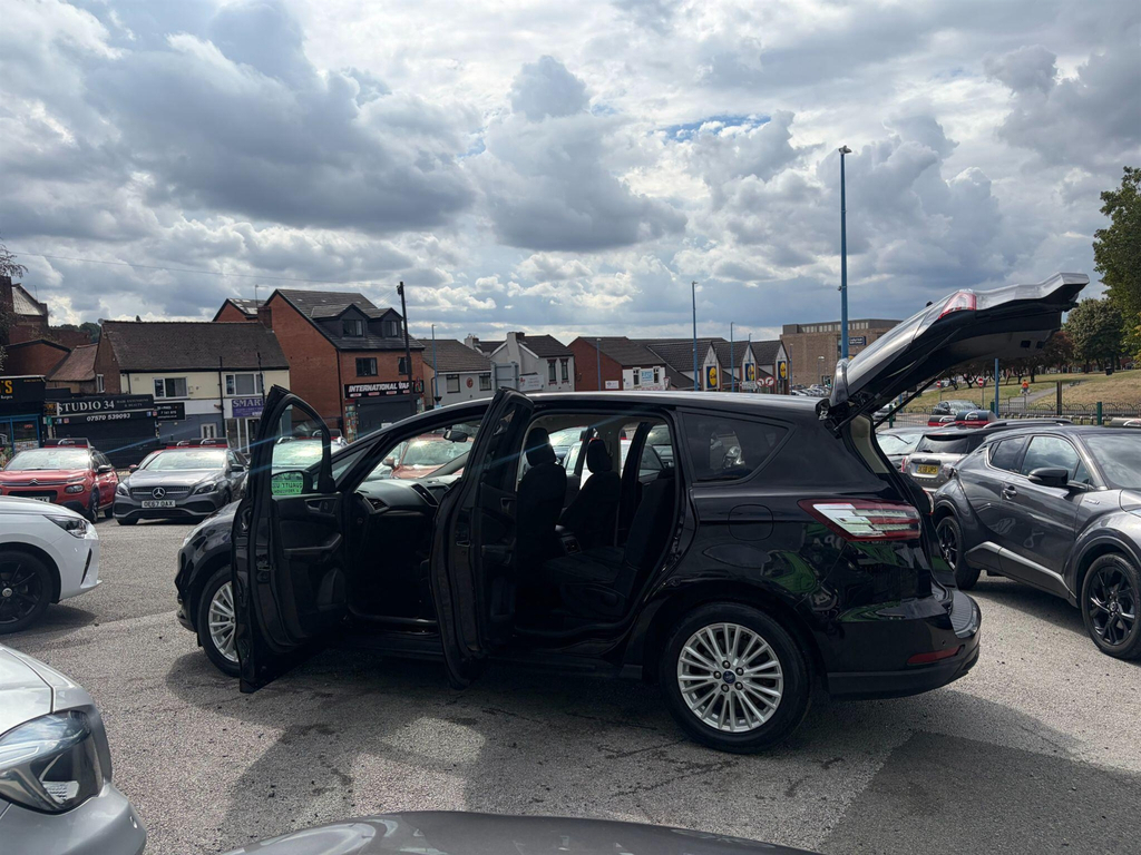 Ford S-Max   #44