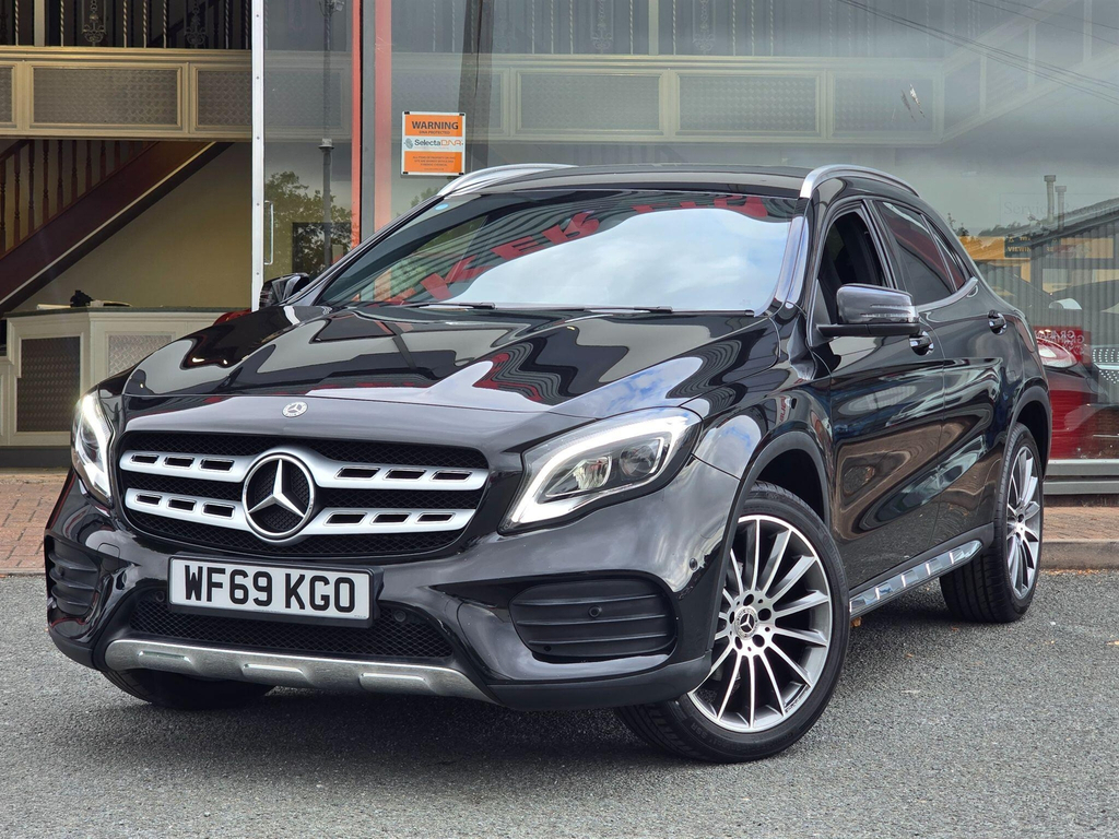 Mercedes-Benz GLA Class 1.6 Amg Line Edition 7G-dct Euro 6 Ss WF69KGO Black #2