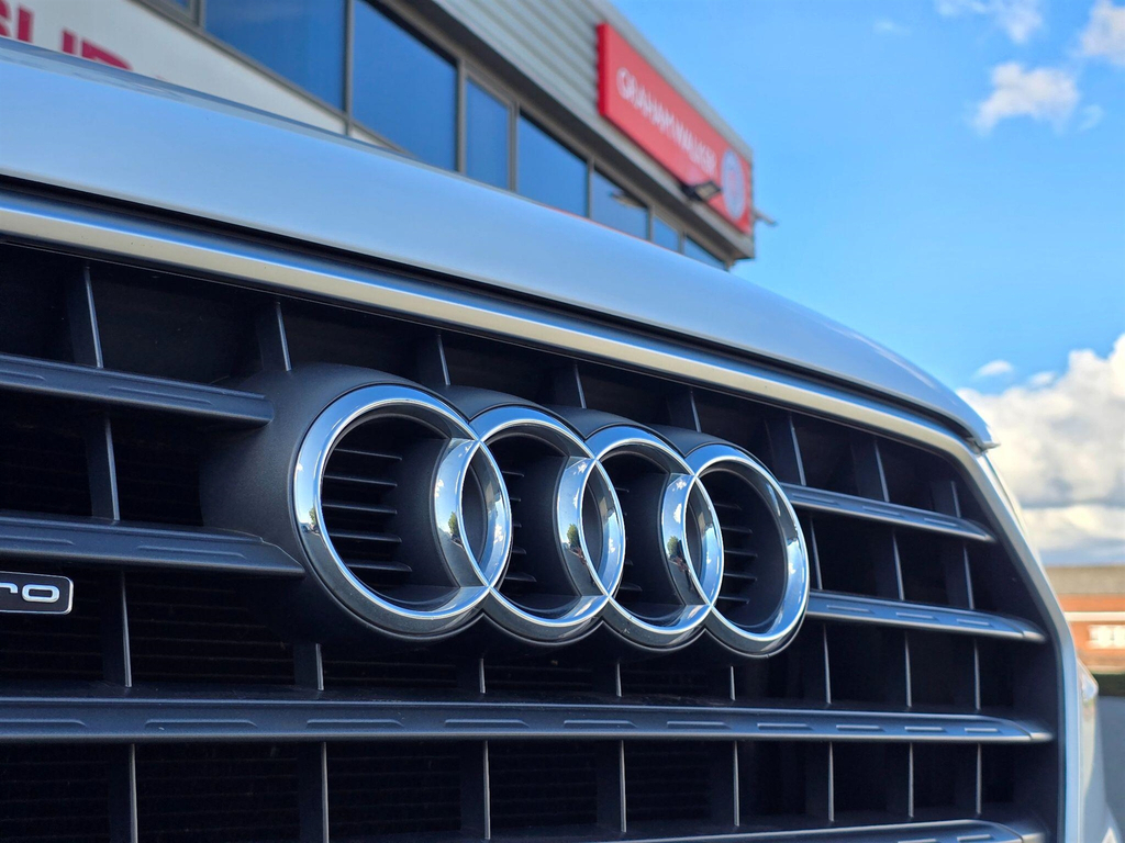 Audi Q3  Black #57