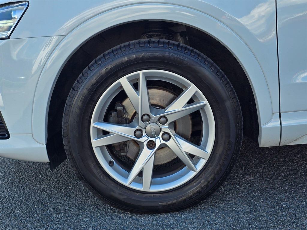 Audi Q3  Black #40