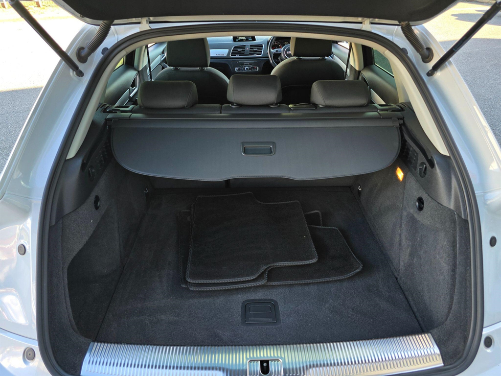 Audi Q3  Black #52