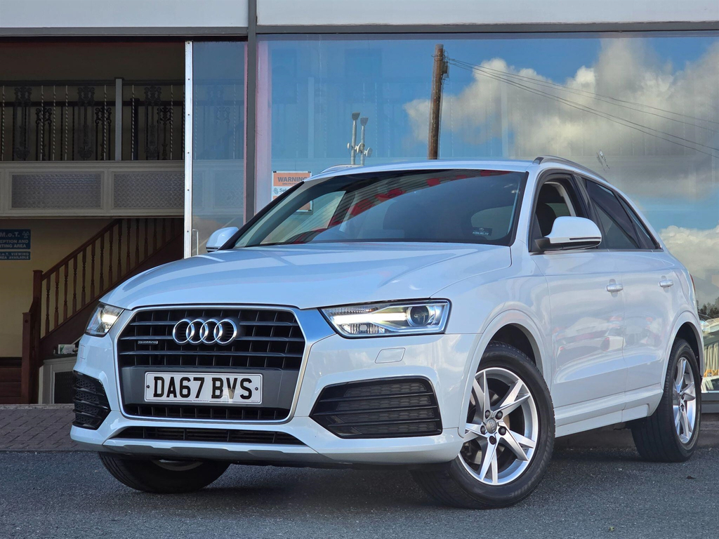 Audi Q3  Black #9
