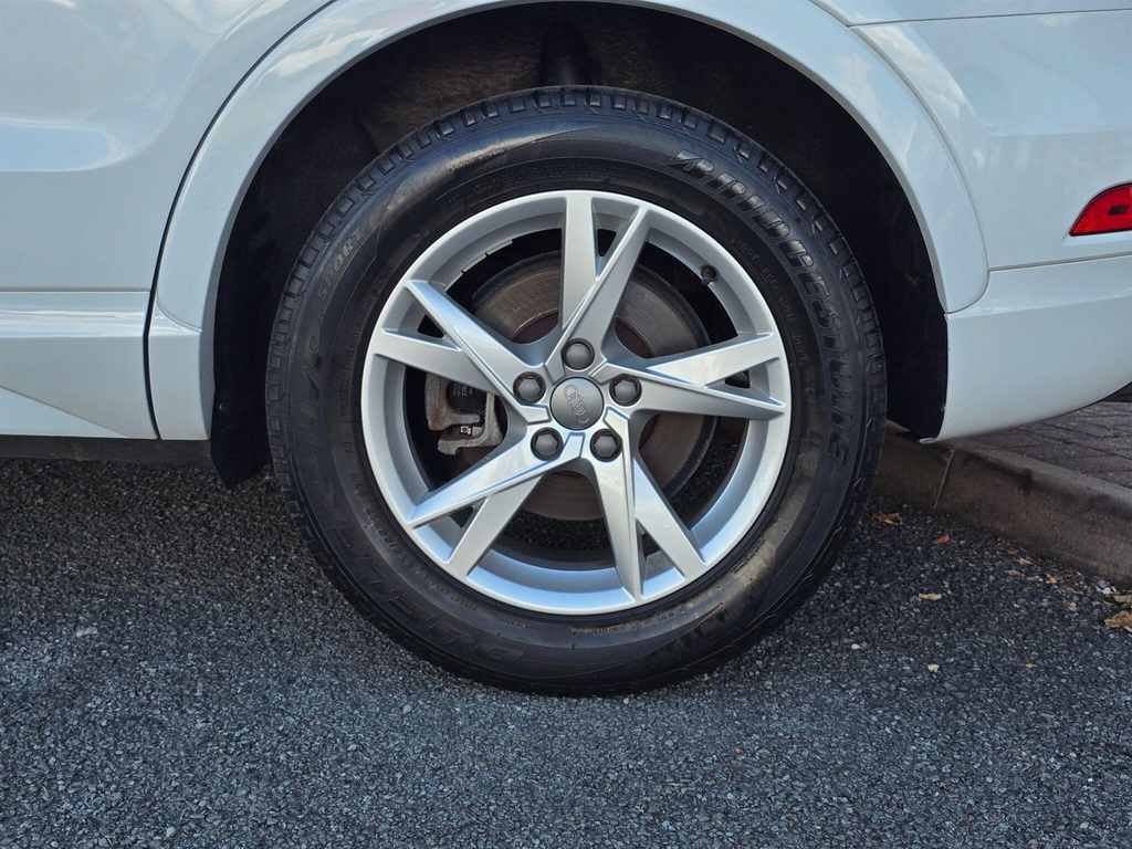 Audi Q3  Black #39
