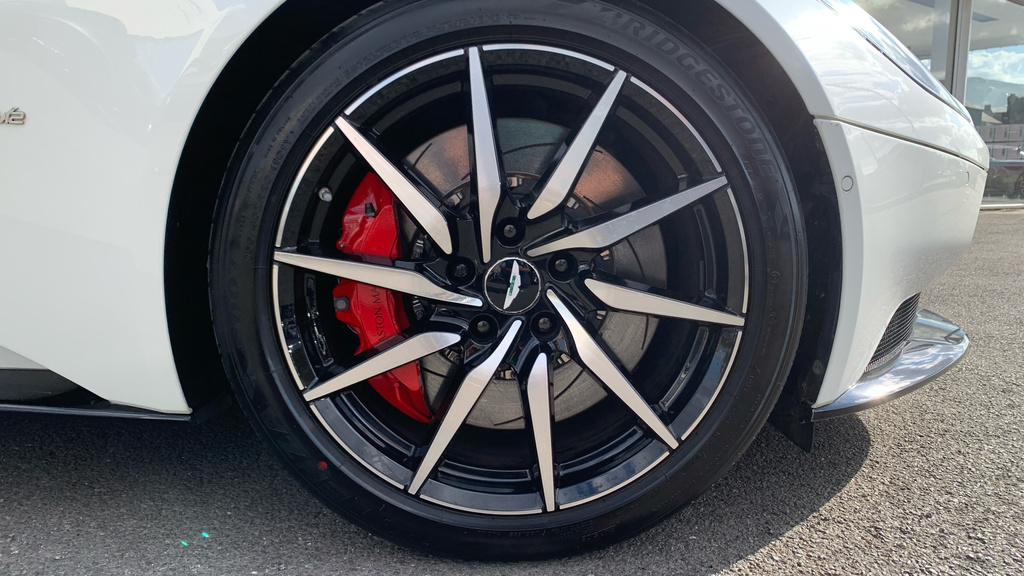 Aston Martin DB11 5.2L V12 Coupe White #4