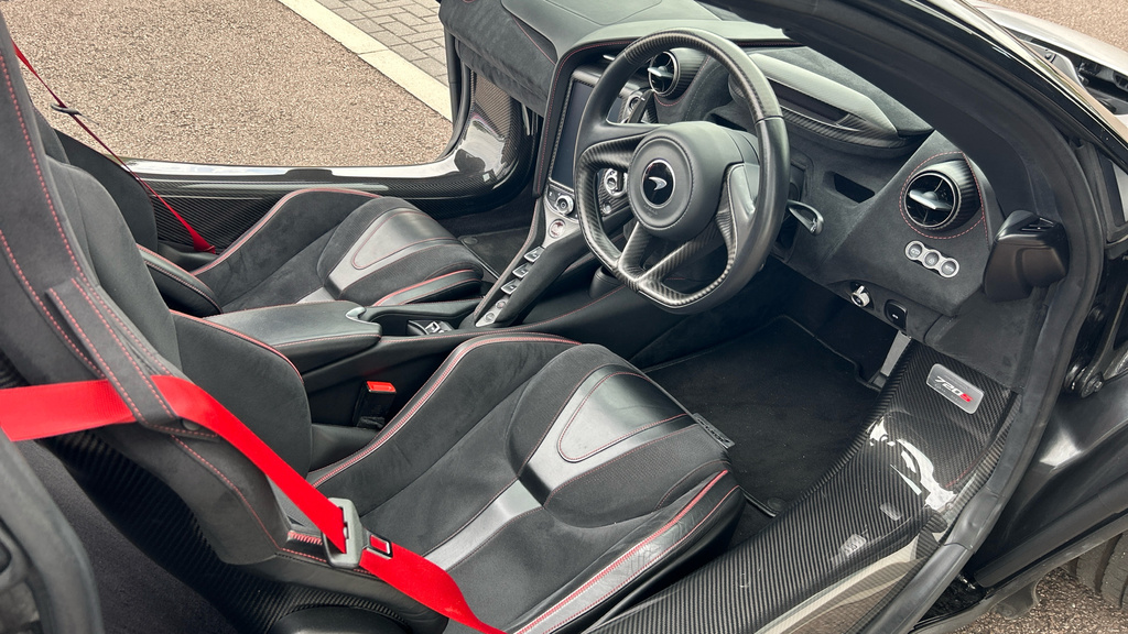 McLaren 720S Spider Performance Plus Black #32