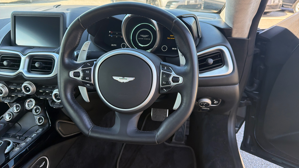 Aston Martin Vantage 4L Null White #11
