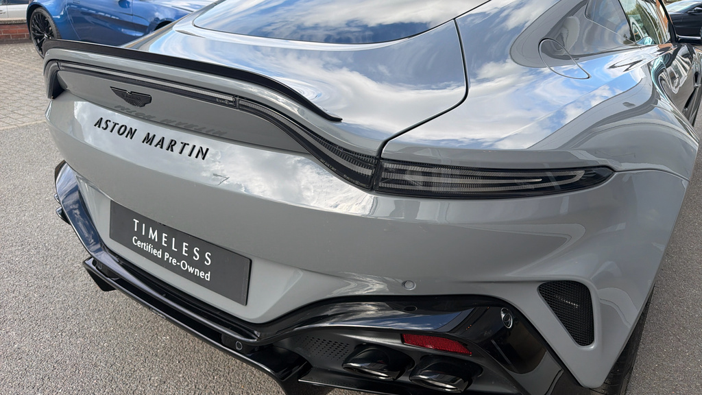 Aston Martin Vantage S Green #8