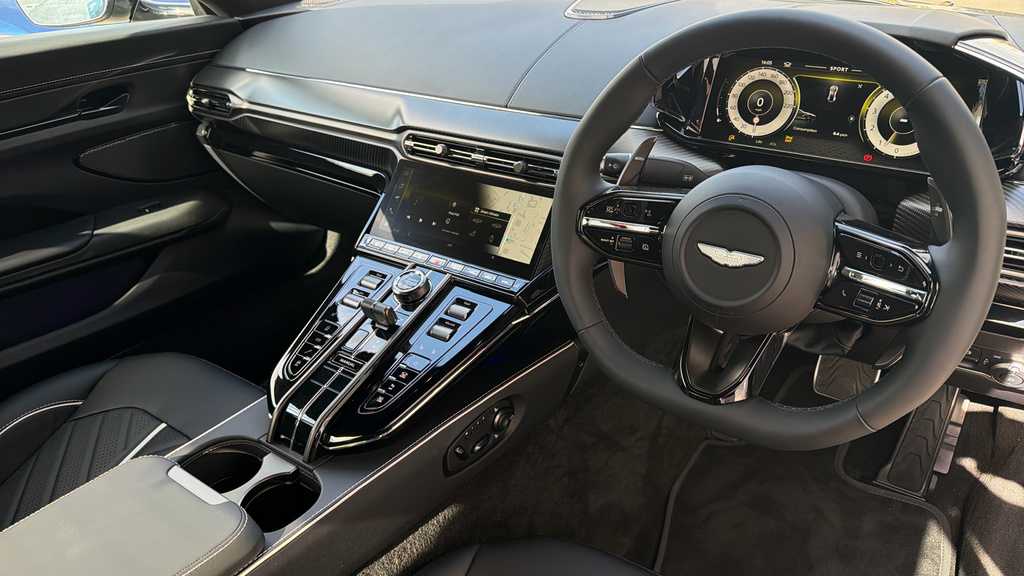 Aston Martin Vantage S Green #10