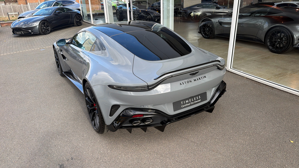 Aston Martin Vantage S Green #22