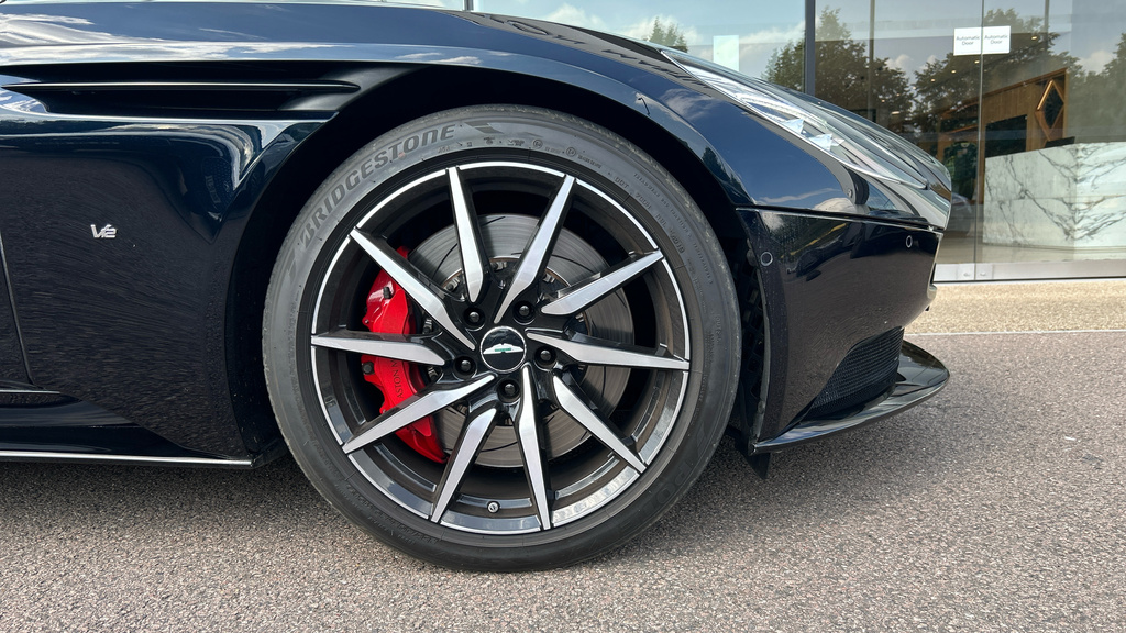 Aston Martin DB11 5.2L V12 Coupe Black #4