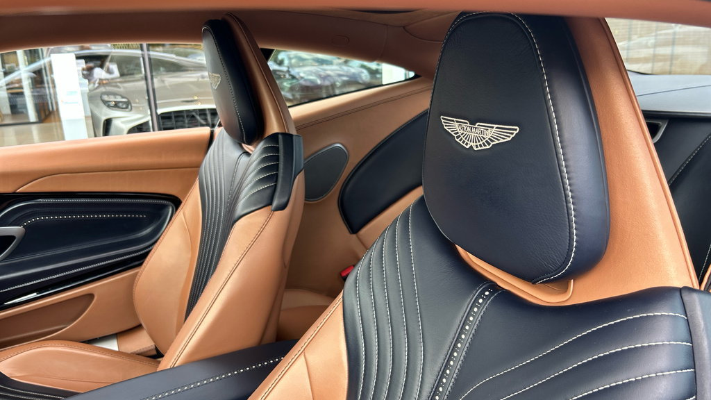 Aston Martin DB11 Entry White #18