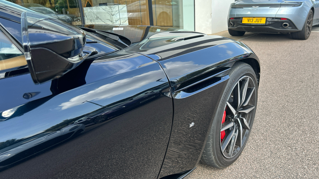 Aston Martin DB11 Entry White #9