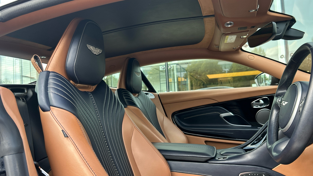 Aston Martin DB11 5.2L V12 Coupe Black #3