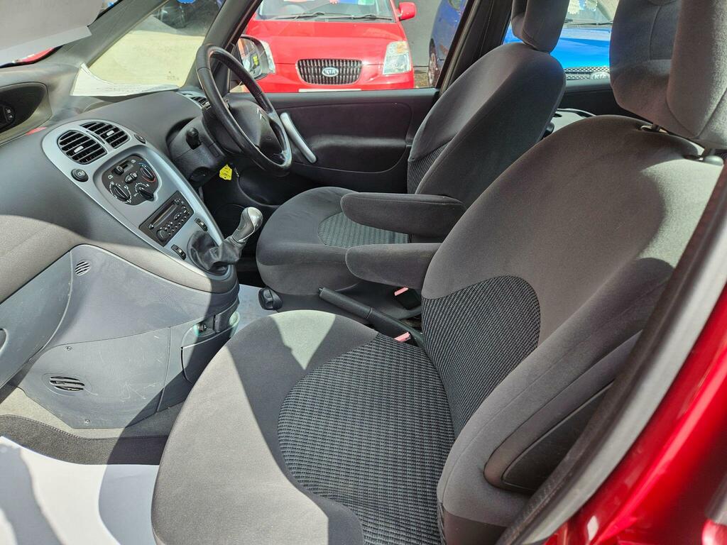 Citroen Xsara Picasso 1.6I 16V Desire Red #6