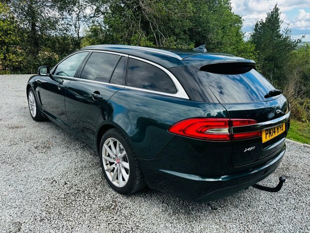 Jaguar XF Premium Luxury Sportbrake Green #2