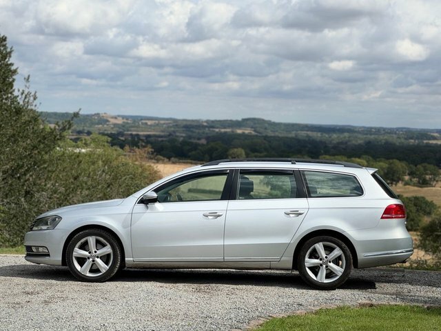 Volkswagen Passat  White #16