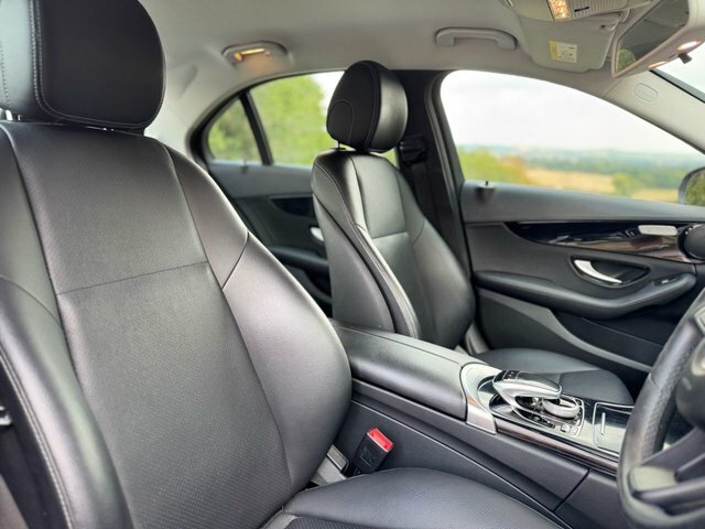 Mercedes-Benz C Class C200 Se Saloon Red #5