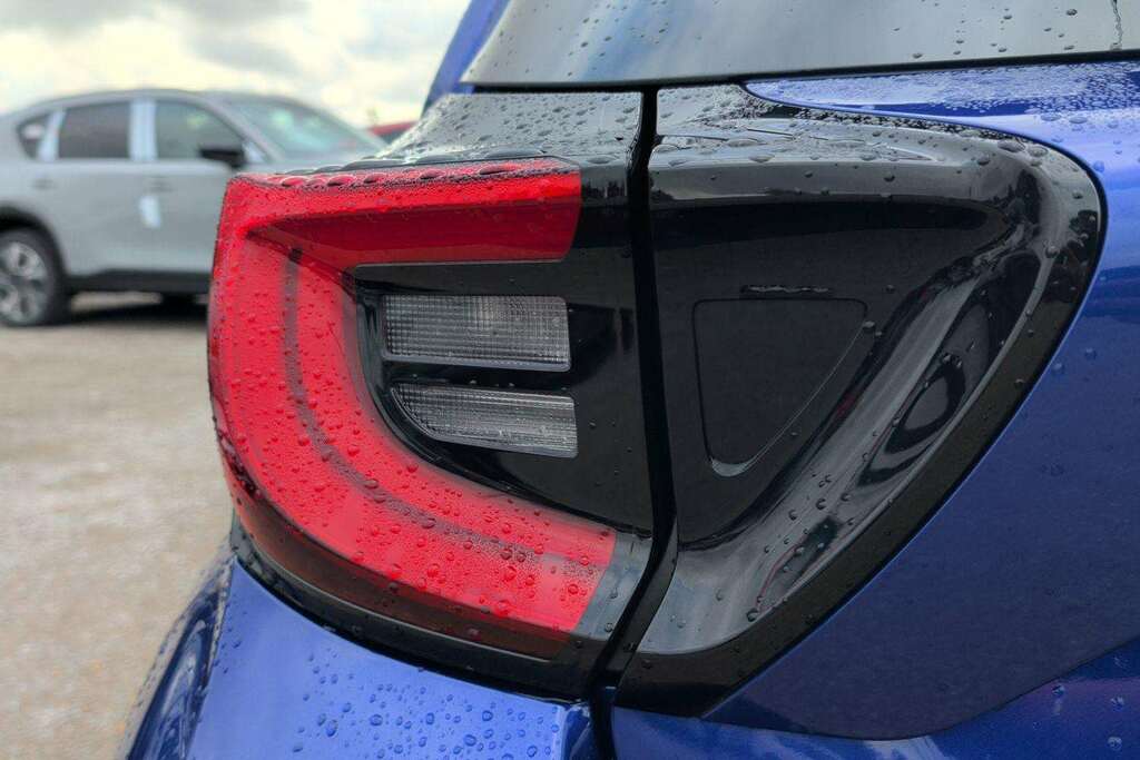 Mazda 2 Exclusive Line Red #14