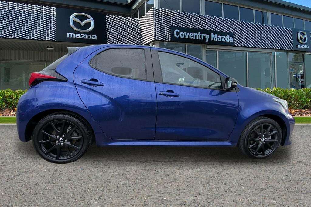 Mazda 2 Exclusive Line Red #4