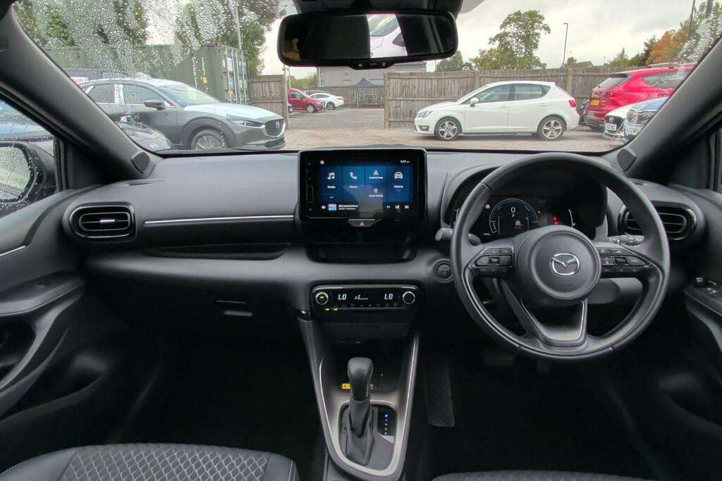 Mazda 2 Exclusive Line Red #16