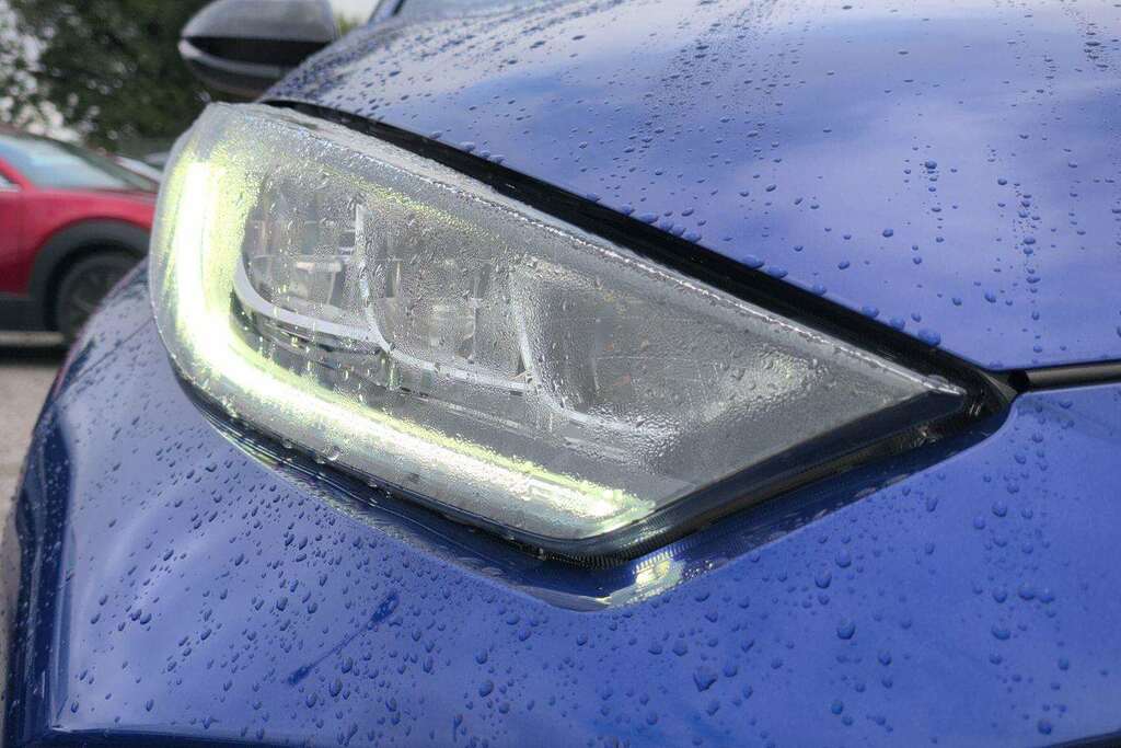 Mazda 2 Exclusive Line Red #13