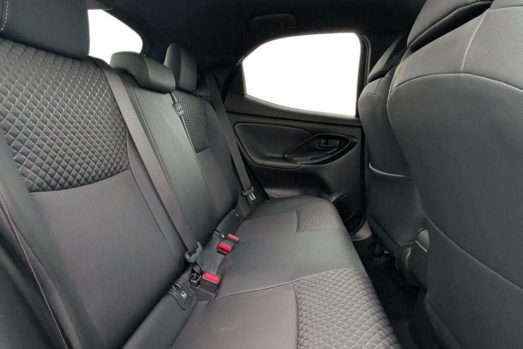 Mazda 2 Exclusive Line Red #10