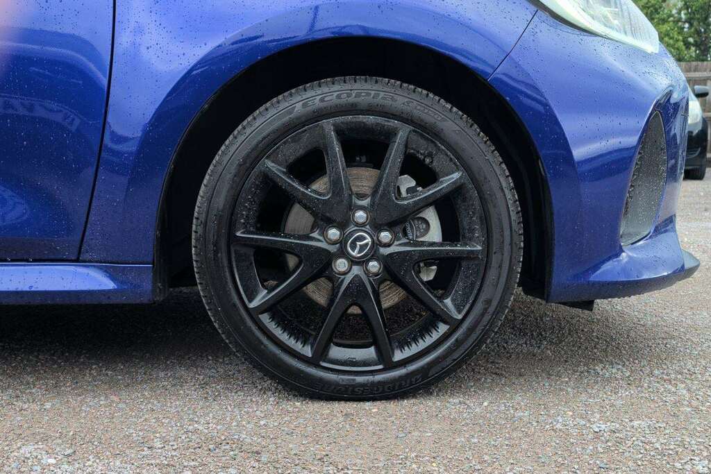 Mazda 2 Exclusive Line Red #5