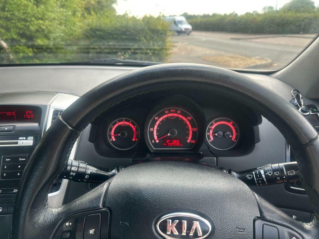 Kia Ceed Hatchback White #34