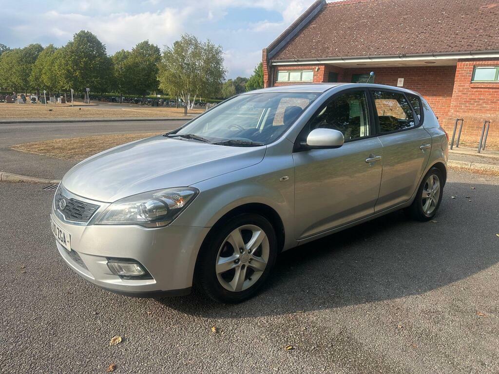 Kia Ceed Hatchback White #9