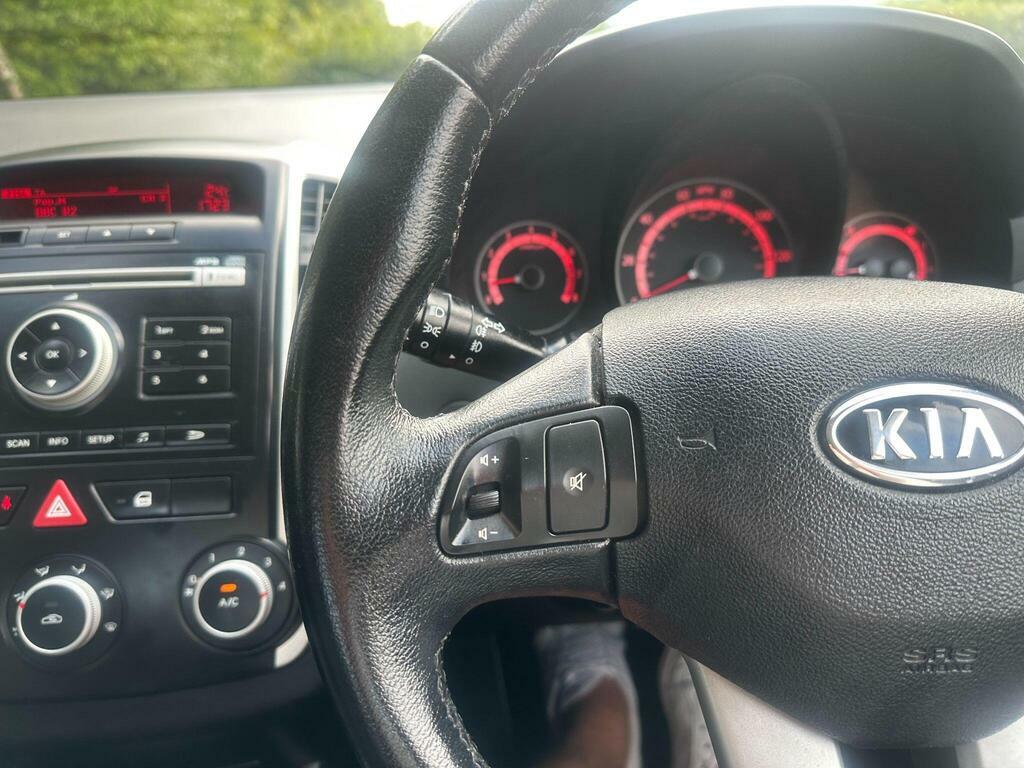 Kia Ceed Hatchback White #35
