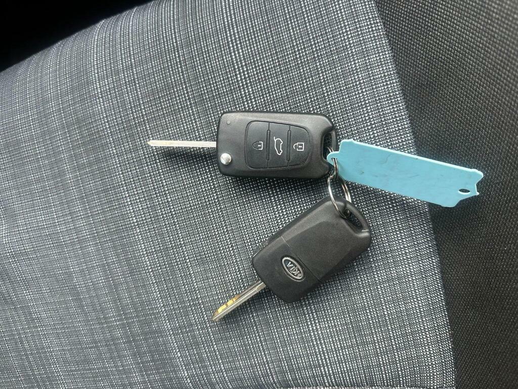 Kia Ceed Hatchback White #29