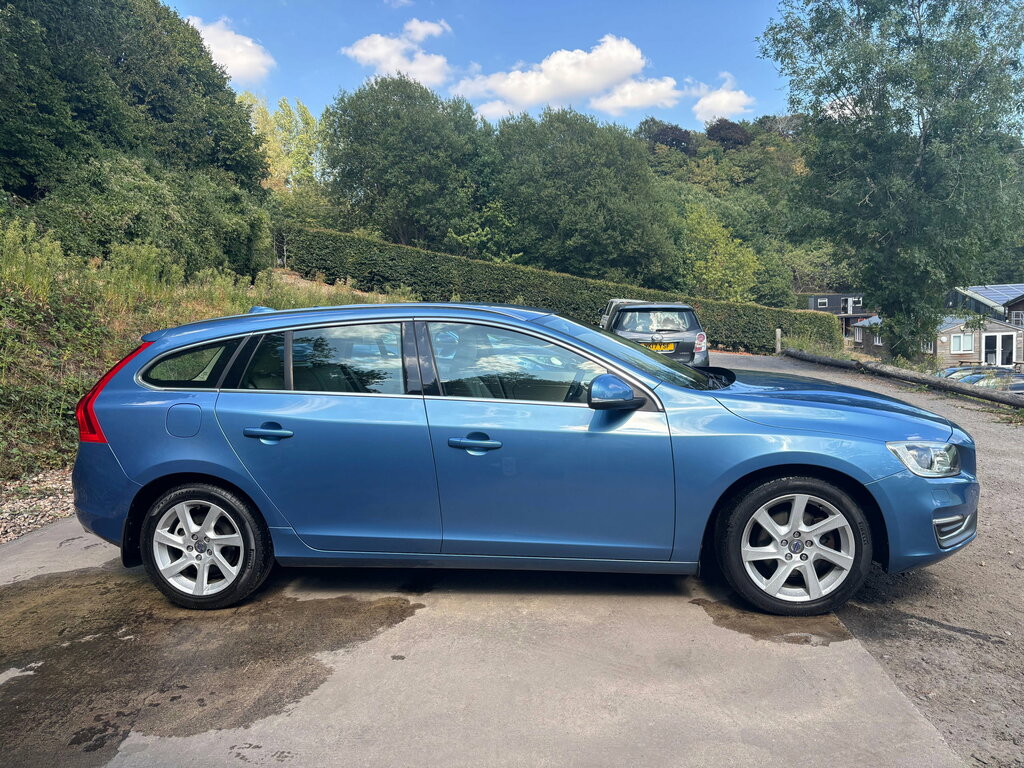 Volvo V60 2.0 D4 Se Lux Nav Estate Euro 6 Blue #4