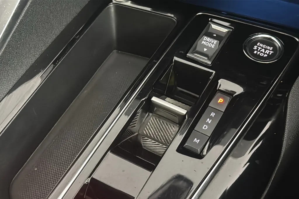 Peugeot 5008 Gt Premium Grey #40