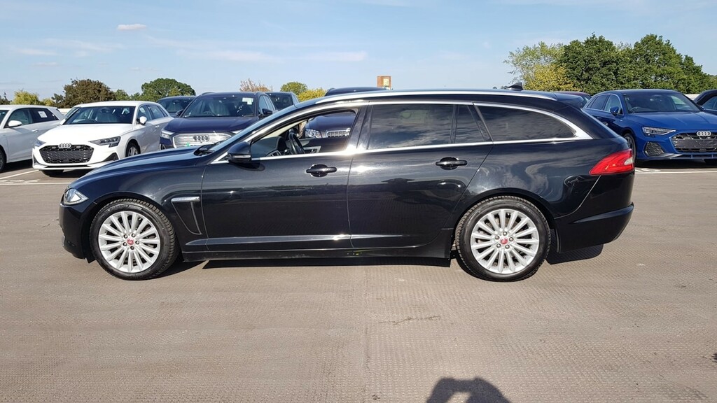 Jaguar XF 2.2 D Portfolio 2015 Black #5