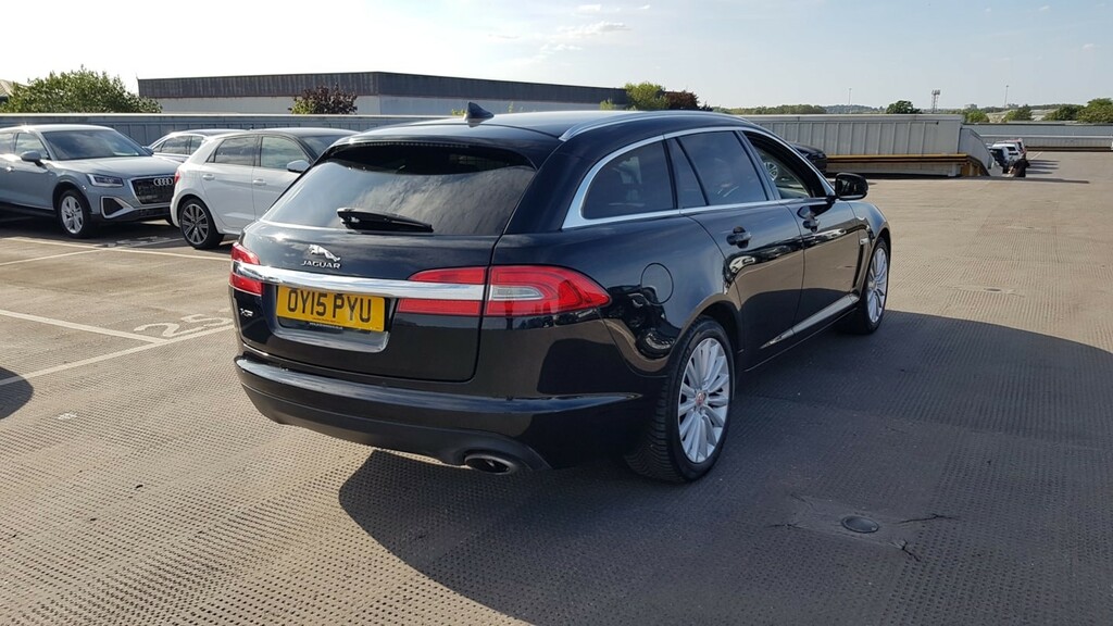 Jaguar XF 2.2 D Portfolio 2015 Black #3