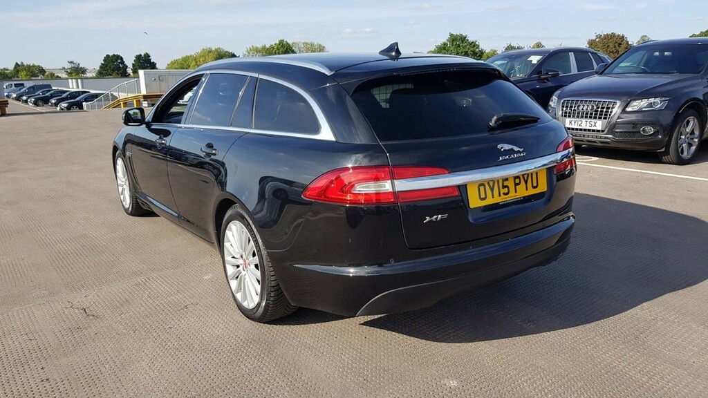 Jaguar XF 2.2 D Portfolio 2015 Black #6