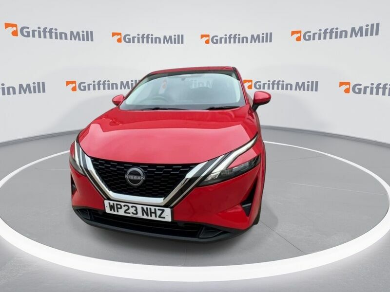 Nissan Qashqai 1.3 Dig-t Mhev Acenta Premium Suv Hybri Red #2