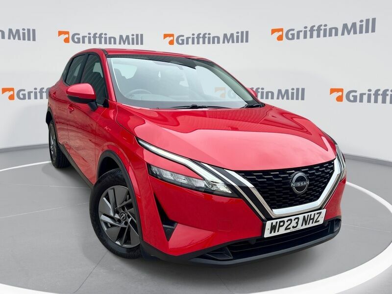 Nissan Qashqai 1.3 Dig-t Mhev Acenta Premium Suv Hybri Red