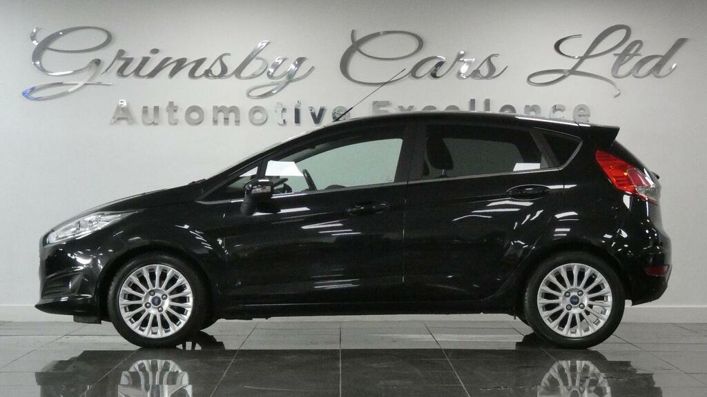 Ford Fiesta Hatchback 1.5 Tdci Titanium Euro 5 201515 Black #2