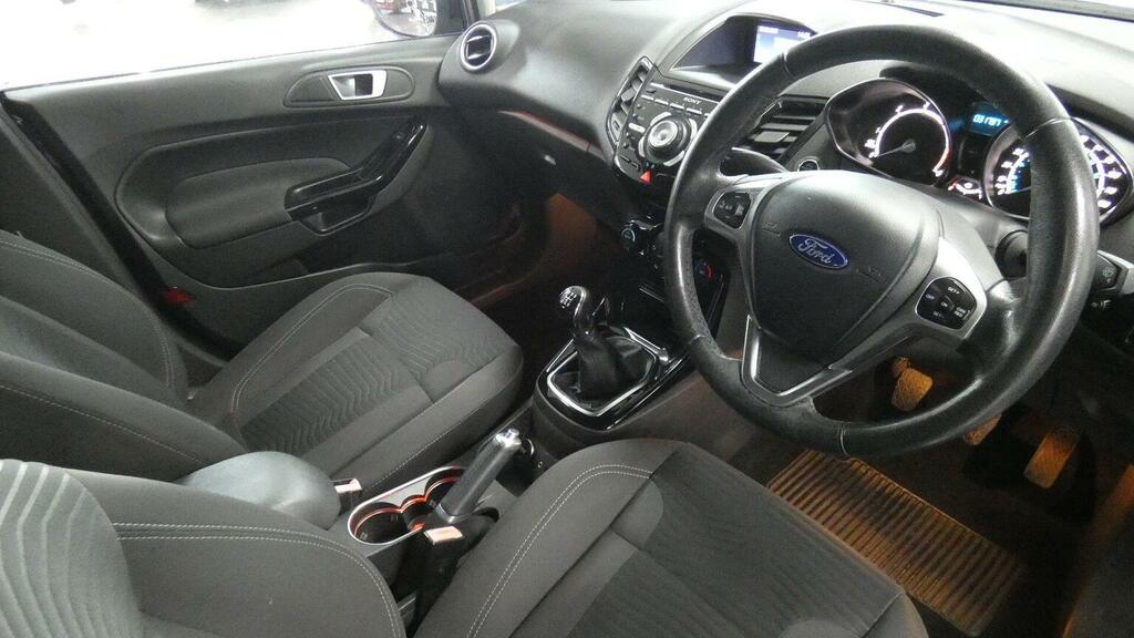 Ford Fiesta Hatchback 1.5 Tdci Titanium Euro 5 201515 Black #5