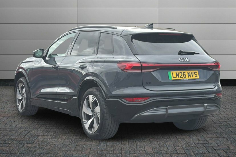 Audi Q6 E-Tron 83Kwh S Line Suv 252 Ps LN26NVS Black #3
