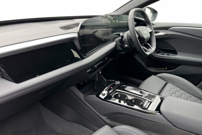 Audi A6 E-tron Sportback 100Kwh Performance S Line Hatchback A Black #2