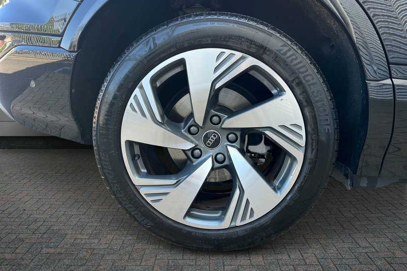 Audi Q6 E-Tron 100Kwh Performance S Line Suv 3 GY25VKB Black #5