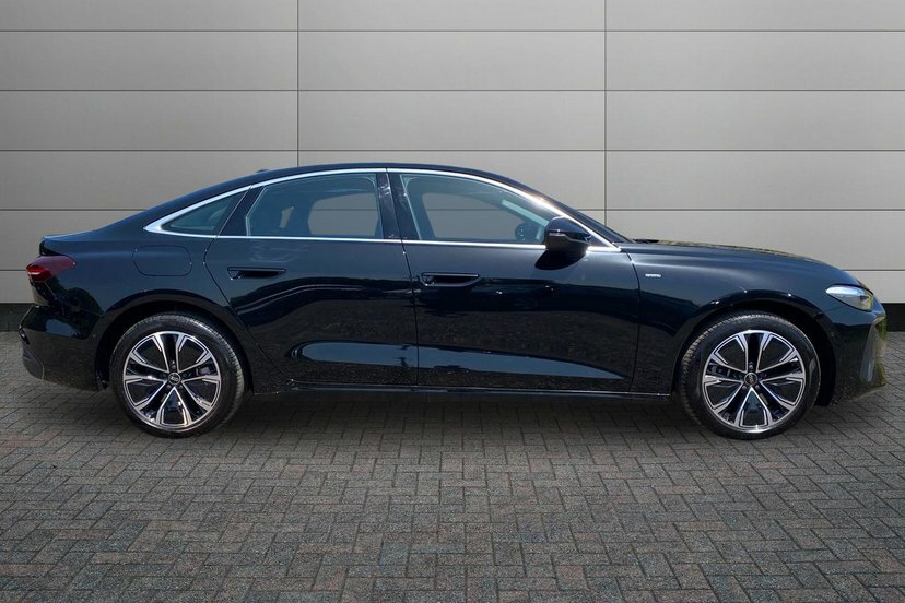 Audi A5 2.0 E-hybrid 25.9Kwh Technik Saloon Plu LR26PGX Black #4